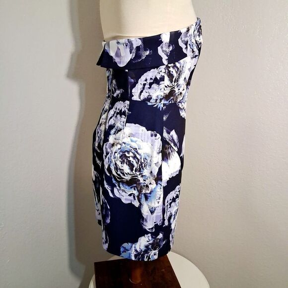 Finders Keepers Certain Romance Floral Dress Size Large - Picture 4 of 11